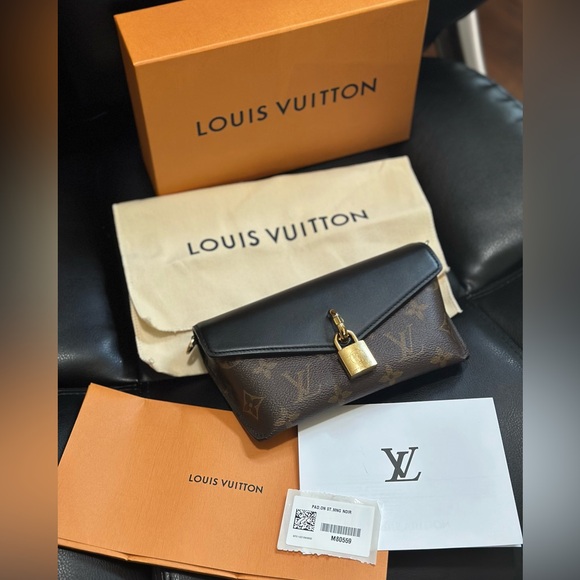 LOUIS VUITTON Padlock On Strap Monogram Handbag - Picture 13 of 13